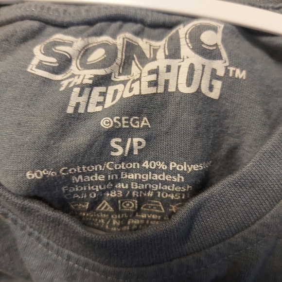 All for $20 - Lot of 4 video game t-shirts mario kart ds pokemon Sonic - Picture 2 of 8